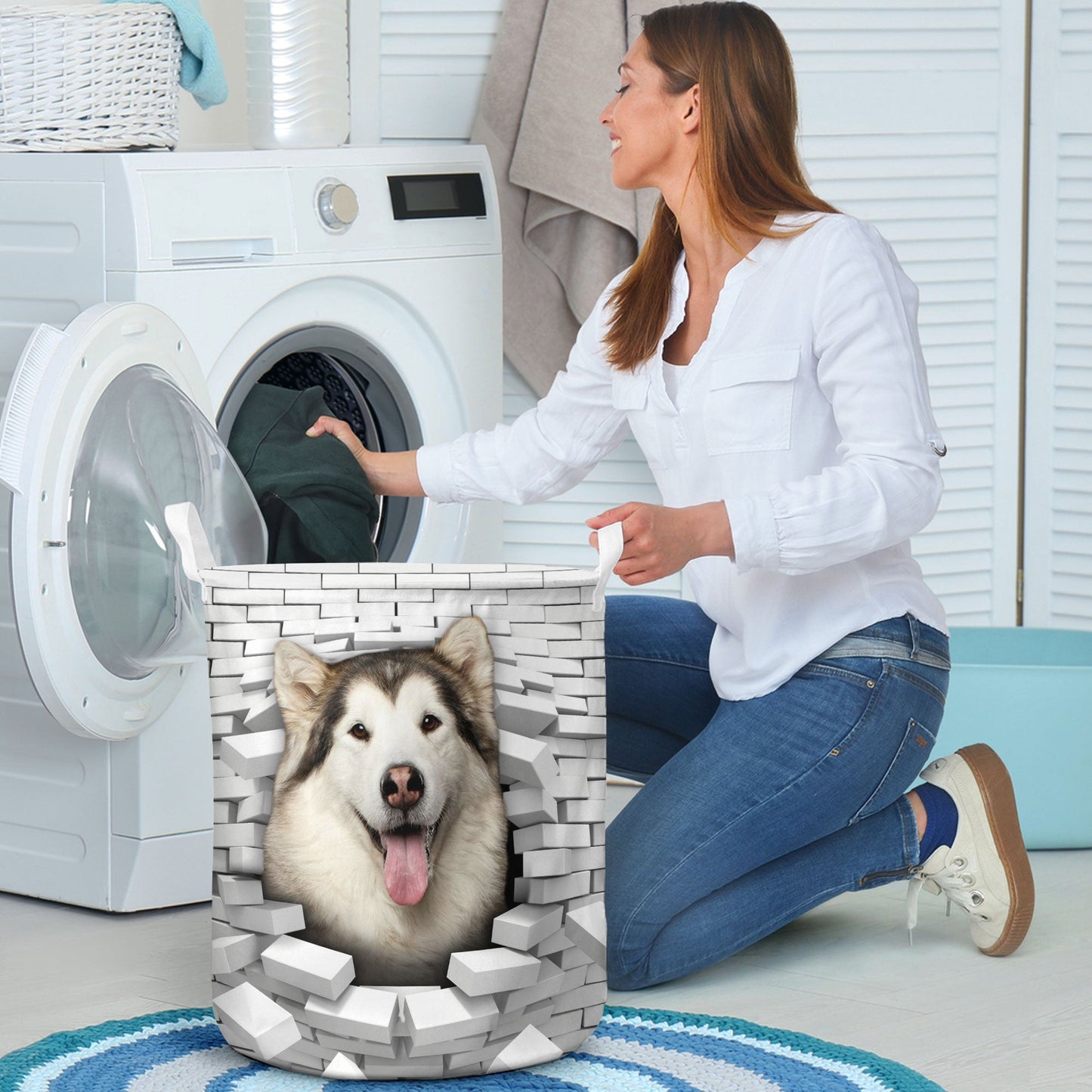 Alaskan Malamutes - In The Hole Of Wall Pattern Laundry Basket
